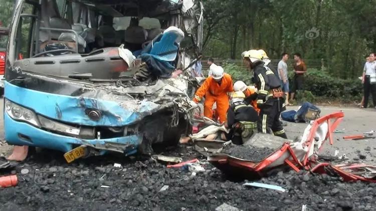 往年11月12日陜西車禍?zhǔn)录仡櫯c最新消息概覽，陜西省車禍?zhǔn)录仡櫦白钚孪⑺龠f